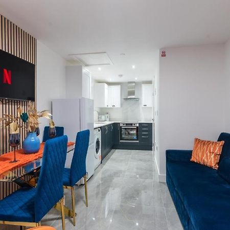 Luxurious Apartments - In カーディフ エクステリア 写真