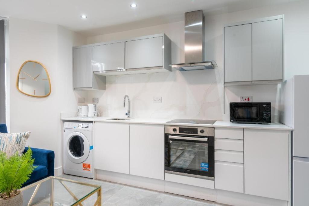 Luxurious Apartments - In カーディフ エクステリア 写真